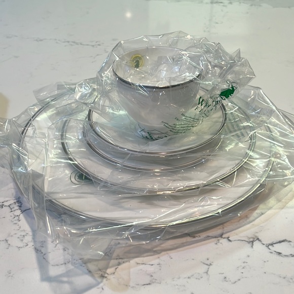 Waterford Kitchen Waterford Fine China Five Piece Set Brand New Poshmark